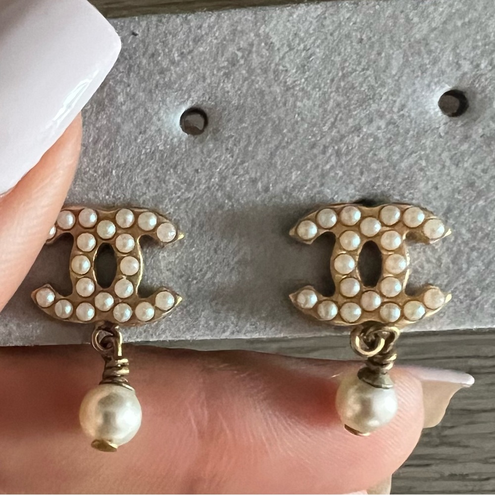 Chanel pearl earrings